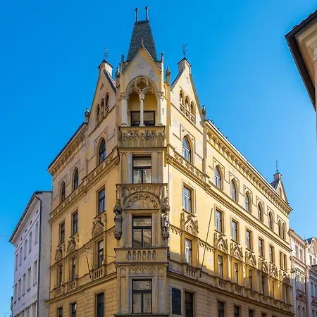 Vincent Apartment *